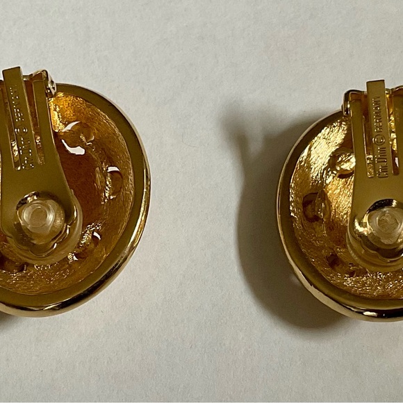 Christian Dior Vintage Beehive Tortoise Shell Basketweave Clip On Earrings EUC - Picture 4 of 5